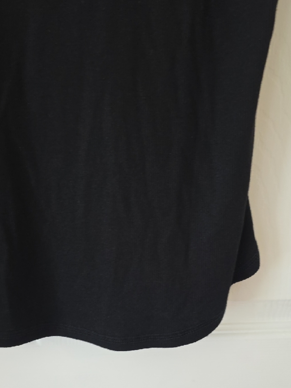 LuLaRoe Bailey Black V-Neck Short Sleeve Tee Medium New - Picture 10 of 11
